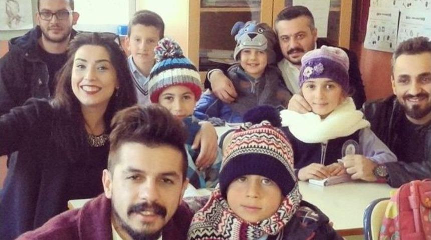 K&ouml;y Okullarındaki &Ccedil;ocuklara Bere, Atkı Ve Eldiven &Ouml;rd&uuml;ler