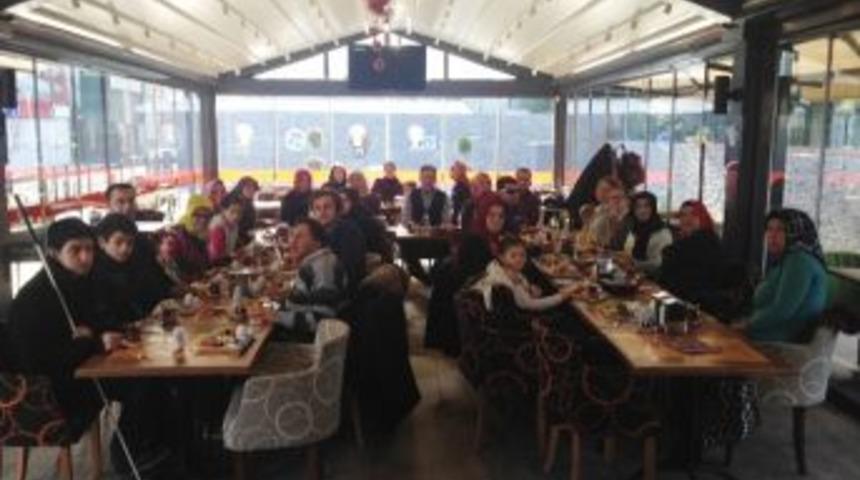 Hayatı Paylaşmak İ&ccedil;in Engel Yok