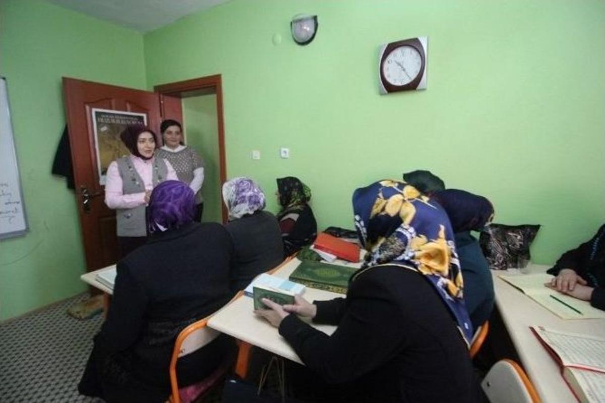 Vali Eşi Tuba Işın Kur&rsquo;an Kursu&rsquo;nu Ziyaret Etti