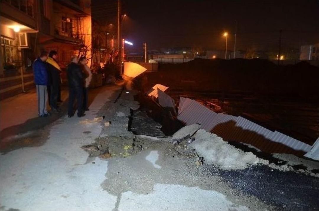 İş Merkezi İnşaatındaki &Ccedil;&ouml;kme Mahalleliyi Korkuttu