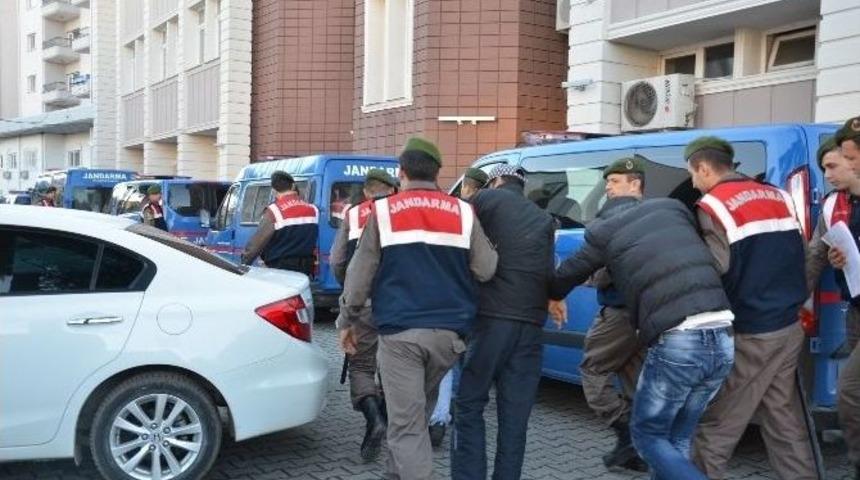 Bafra&rsquo;da G&ouml;zaltına Alınan 17 Kişi Adliyeye Sevk Edildi