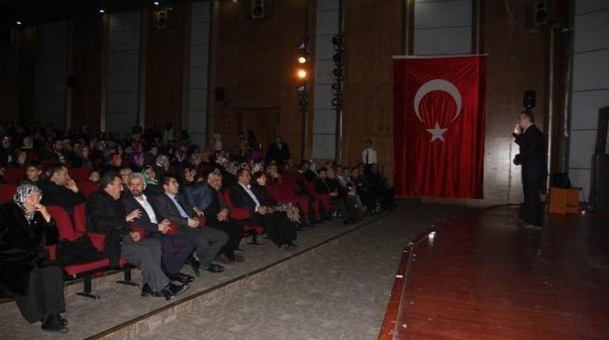 &Ouml;ğrenci Velilerine Y&ouml;nelik &rsquo;mutlu Aile, Başarılı &Ccedil;ocuk&rsquo; Konulu Konferans D&uuml;zenlendi