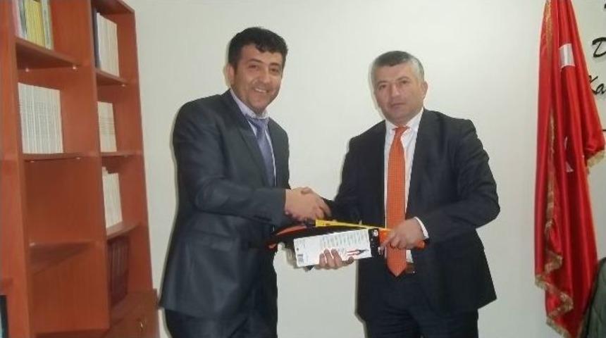 Gıda Tarım Ve Hayvancılık İl M&uuml;d&uuml;rl&uuml;ğ&uuml; Meyvecilik Eğitim Malzemesi Dağıttı