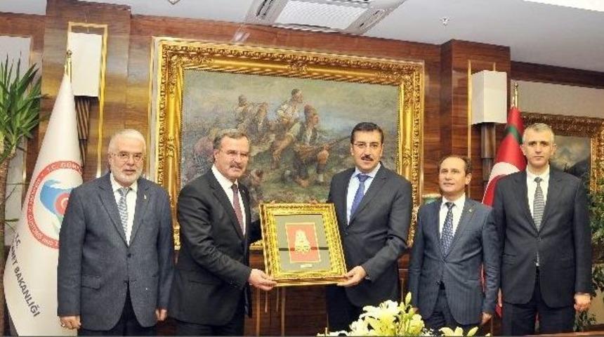 Kso&rsquo;dan Bakan T&uuml;fenkci&rsquo;ye Ziyaret