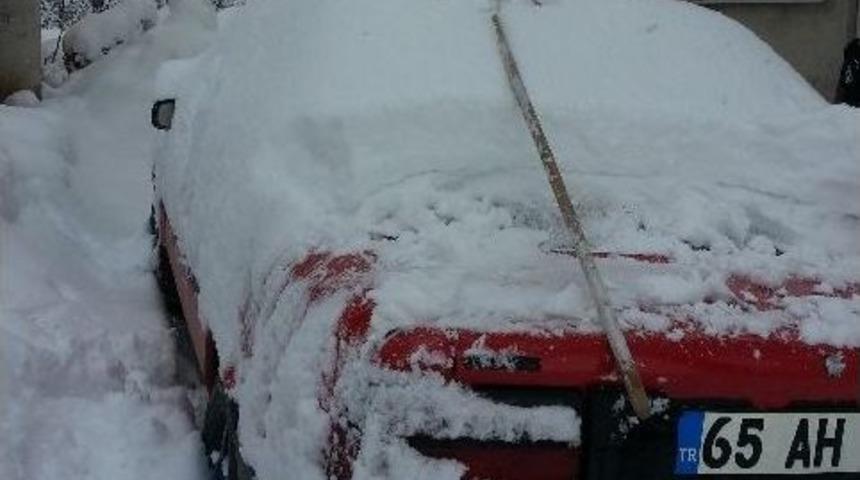 Gevaş&rsquo;ta Yoğun Kar Yağışı