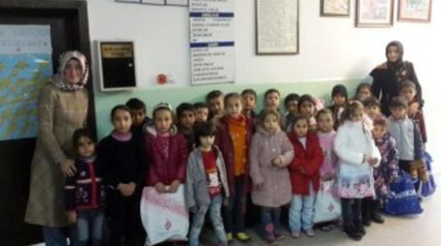 Soğuk Kış Günlerinde Suriyeli Çocuklar İçin Anlamlı Kampanya