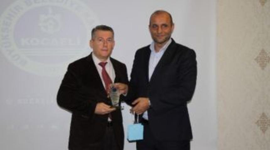 Kağıtspor Y&ouml;netiminden İha&rsquo;ya Teşekk&uuml;r Plaketi