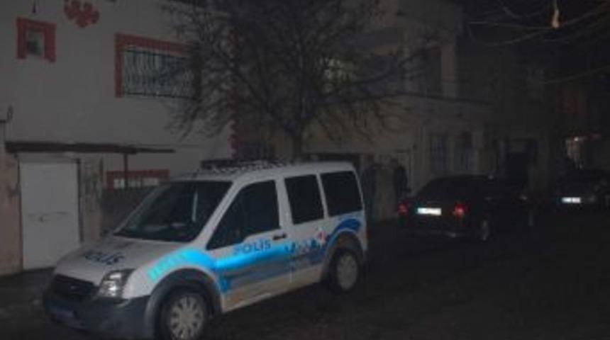 İkamet İ&ccedil;erisinden 7 Bin Tl Para &Ccedil;alındı