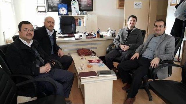 Kütahya Hayrat Vakfı, Osmanlı Türkçesi Dersini Seçen Öğrencileri Ödüllendirdi