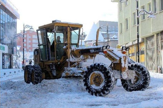 Erzurum Beyaz Gelinliğini Giydi