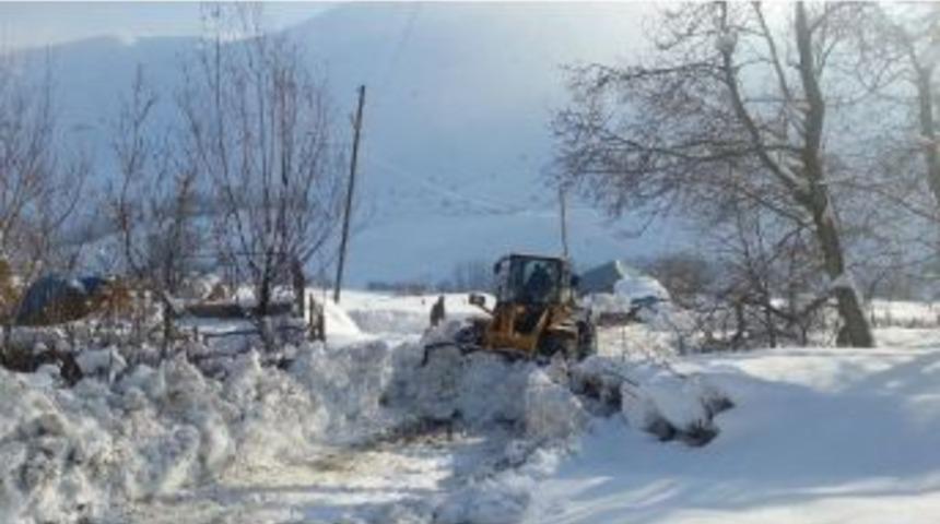 Hakkari&rsquo;de 7 K&ouml;y Ve 17 Mezra Yolu Ulaşıma Kapandı