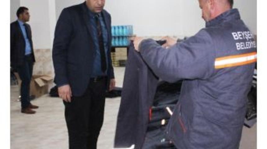 Beyşehir Belediyesi Personeline Koruyucu Kışlık Elbise