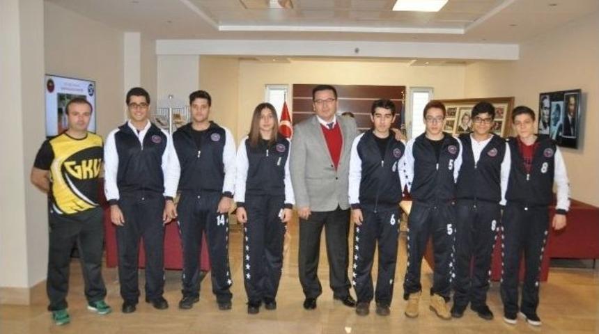 Y&uuml;zmede 18 Altın 4 G&uuml;m&uuml;şle Gkv &Ouml;zel Liseleri Yine Rekor Kırdı