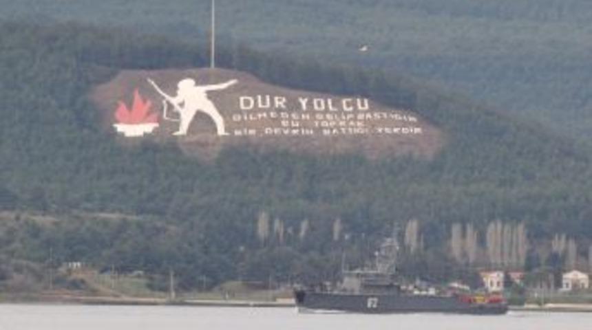 Bulgaristan Askeri Gemisi Çanakkale Boğazı’ndan Geçti