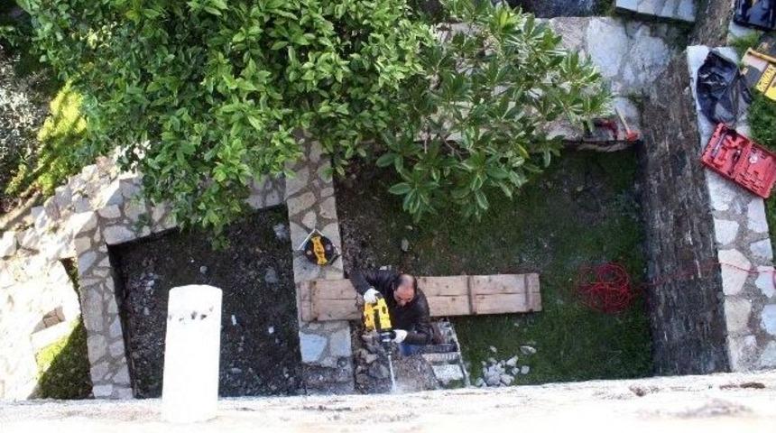 Tarihi Marmaris Kalesine Matkap Darbesi