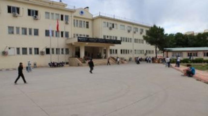 Batman&rsquo;da 4 &Ouml;ğretim G&ouml;revlisi A&ccedil;ığa Alındı