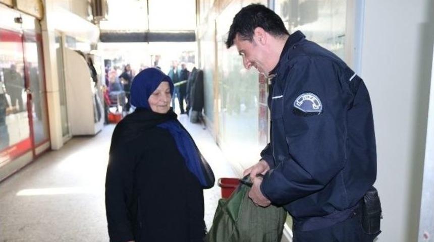 İ&ccedil;erisinde Bomba Olduğu Sanılan &Ccedil;antadan Mandalina &Ccedil;ıktı