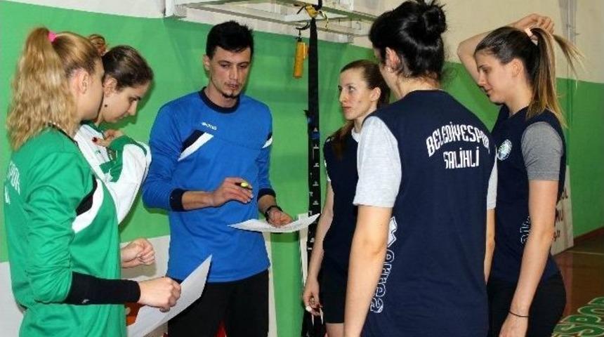 Salihli, Fenerbah&ccedil;e&rsquo;yi Bekliyor