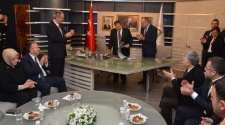 Bakandan D&uuml;zce&rsquo;ye M&uuml;jde &Uuml;st&uuml;ne M&uuml;jde