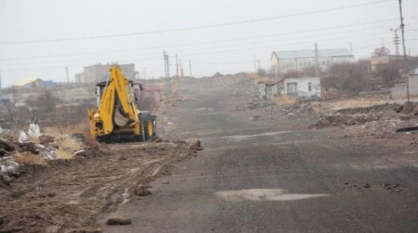 İncesu Belediyesi 2016 Yılı Yatırım Programında Yer Alan Yolları Yapmaya Başladı