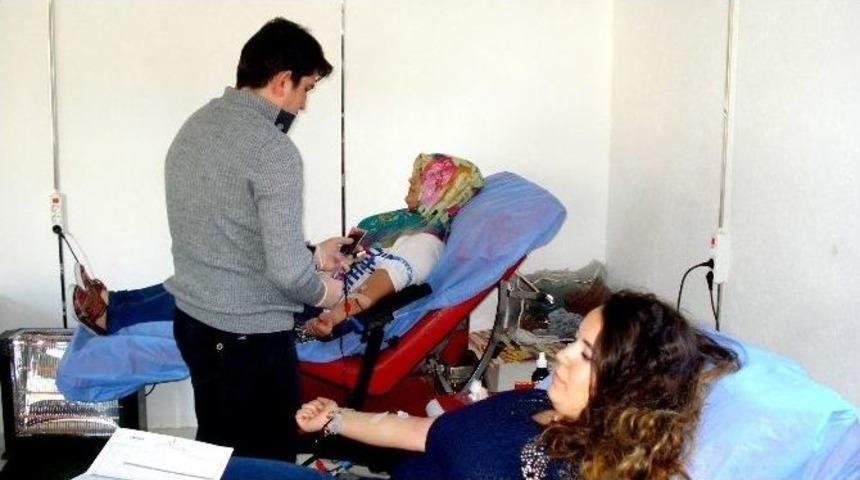 Sarıg&ouml;l&rsquo;de 80 &Uuml;nite Kan Toplandı