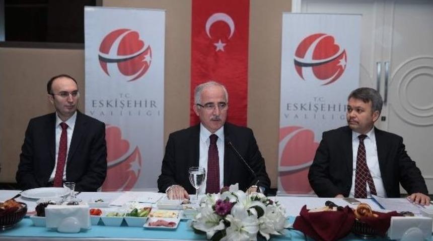 Vali Tuna&rsquo;dan G&uuml;ndem Değerlendirmeleri