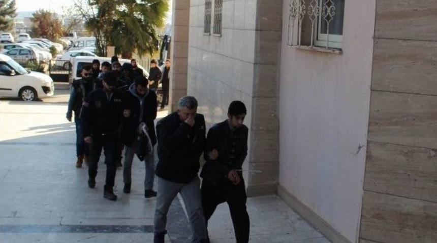 Şanlıurfa&rsquo;da Işid Operasyonunda G&ouml;zaltına Alınanlar Adliyeye Sevk Edildi