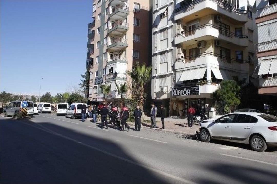 Polisten Ka&ccedil;an Ş&uuml;pheli, Ortalığı Birbirine Kattı