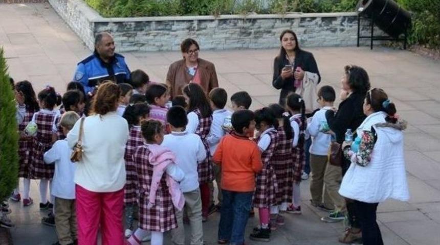 Miniklerden Polis Amcaya Ziyaret