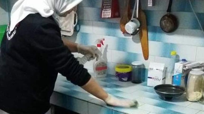 Kastamonu Belediyesi Yaşlıların Y&uuml;reklerini Isıtıyor