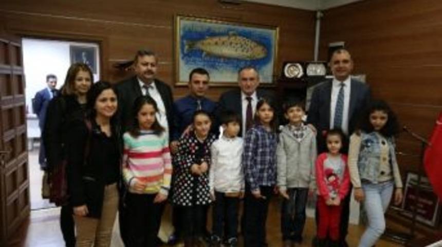 Sevgi Evlerinin &Ccedil;ocukları Başkan Yılmaz&rsquo;ı Ziyaret Etti