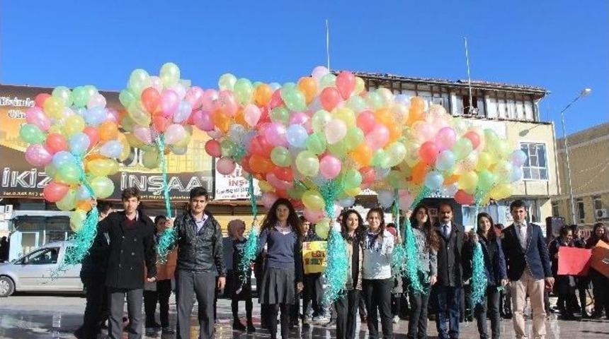 &Ouml;ğrenciler, Kendi Adalet Balonunu U&ccedil;urdu
