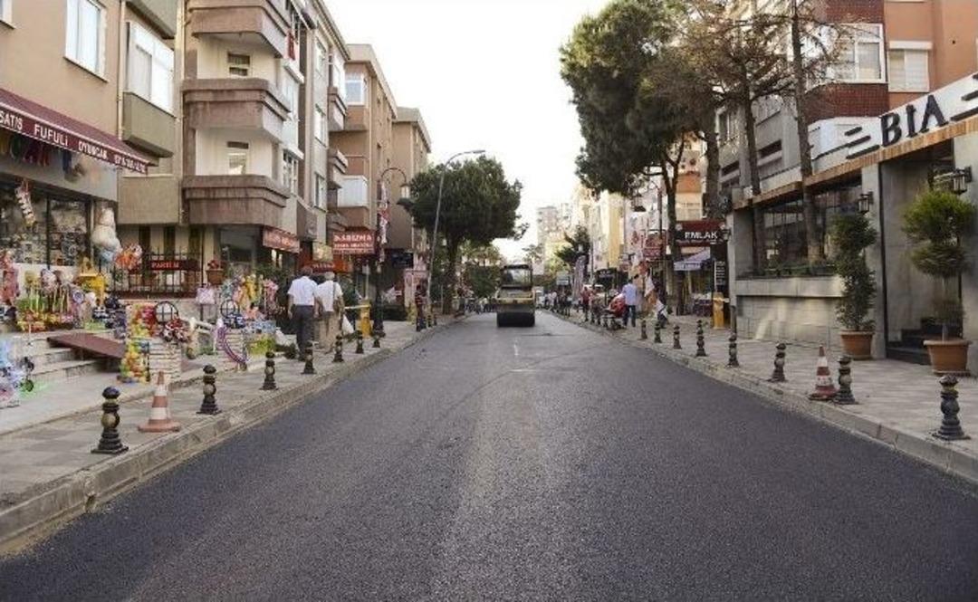 Maltepe&rsquo;de Bir Yılda 75 Kilometrelik Yol Asfaltlandı