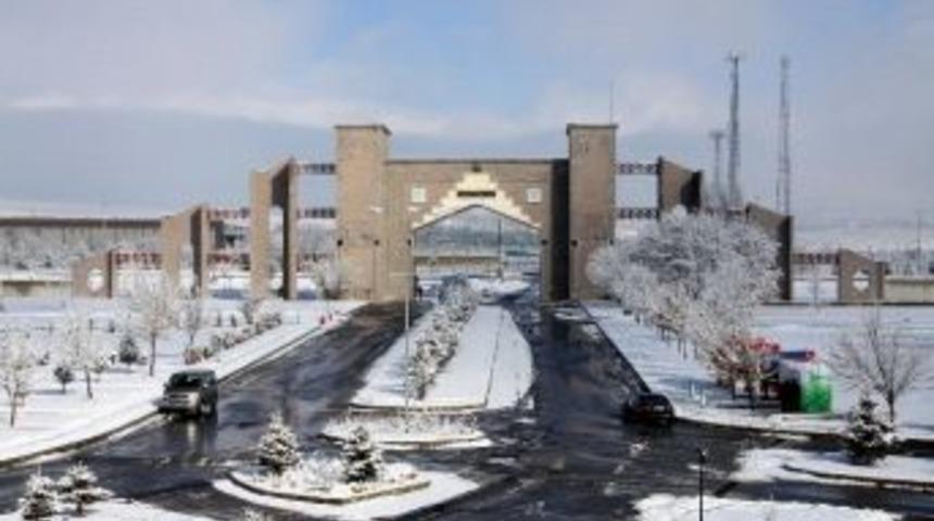 Niğde &Uuml;niversitesin&rsquo;den 20 Akademisyen Bin 100 Akademisyene Karşı Başlatılan İmza Kampanyasına Destek Verdi