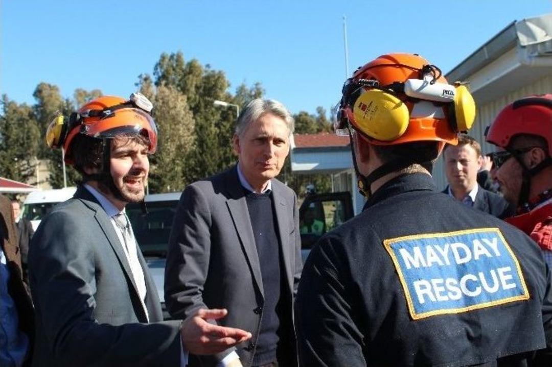 İngiliz Bakan, Kurtarma Ve Yangın Tatbikatı İzledi