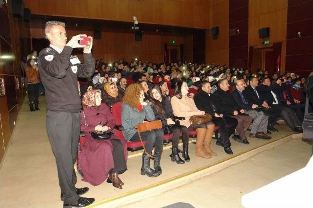 Minik &Ouml;ğrenciler Modellere Taş &Ccedil;ıkarttı