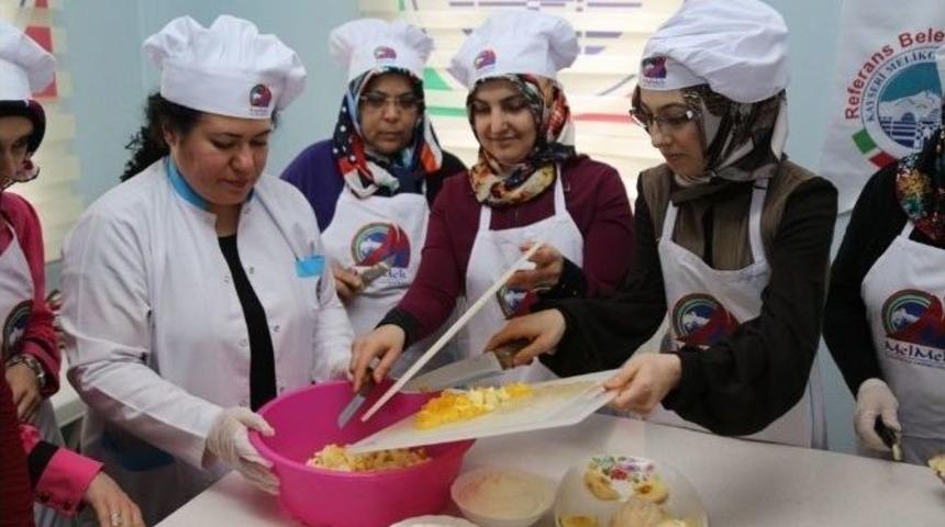 Kayseri Mutfağı Kursunda Sertifikalı Ev Yemekleri Hazırlama Ve Pastacı &Ccedil;ırağı Kursu