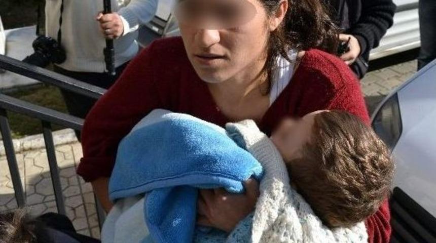 3 Yaşındaki &Ccedil;ocuğunu D&ouml;verek &Ouml;ld&uuml;rd&uuml;ğ&uuml; İleri S&uuml;r&uuml;len Annenin Diğer &Ccedil;ocukları Devlet Korumasına Alındı