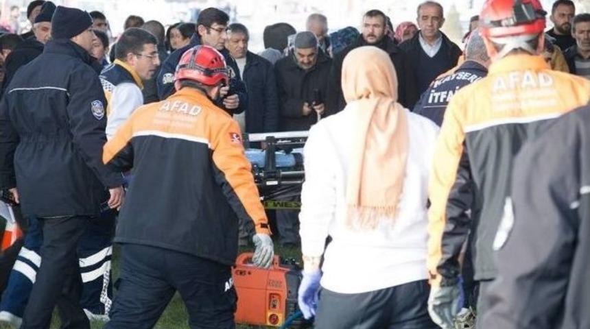 Otomobil K&ouml;pr&uuml;den U&ccedil;tu: 5 Yaralı