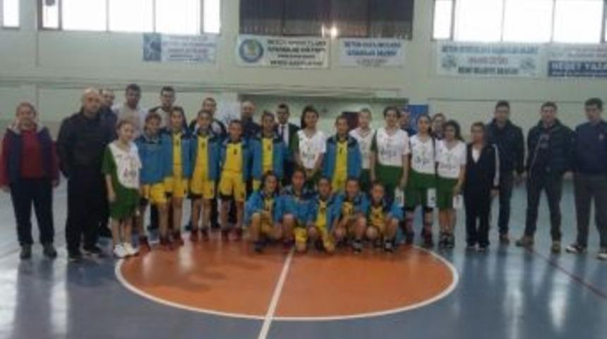 Nusaybin Sıla Ortaokulu Şampiyon Oldu