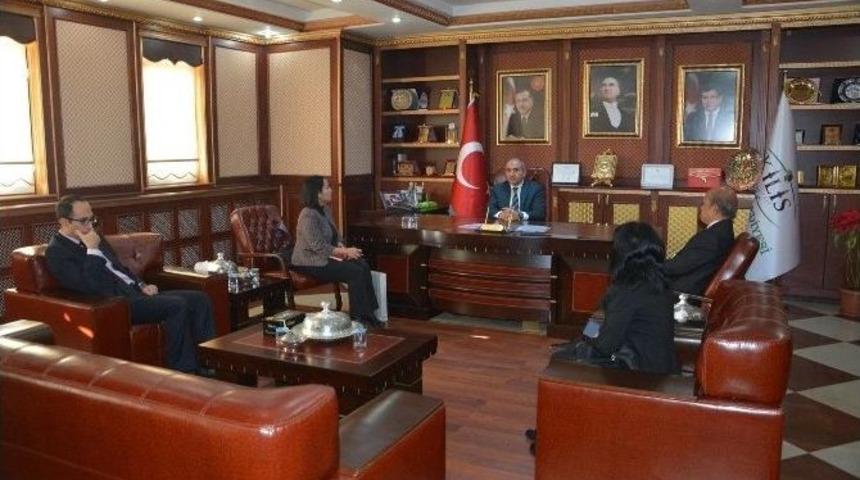 Endonezya B&uuml;y&uuml;kel&ccedil;isi Wardana, Belediyeyi Ziyaret Etti