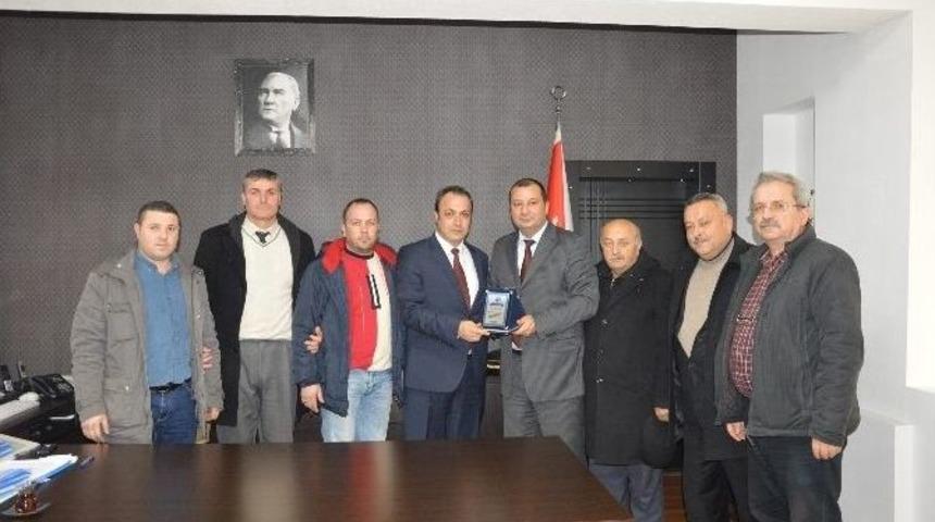 Huzur Ve G&uuml;ven İ&ccedil;in Teşekk&uuml;r Plaketi Verdiler