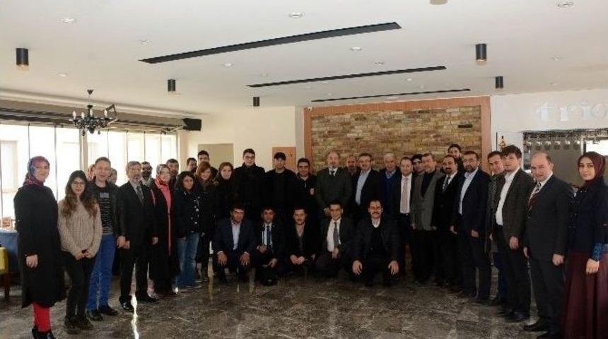 Ak Parti Afyonkarahisar İl Başkanı Yurdunuseven, Gazetecilerle Bir Araya Geldi