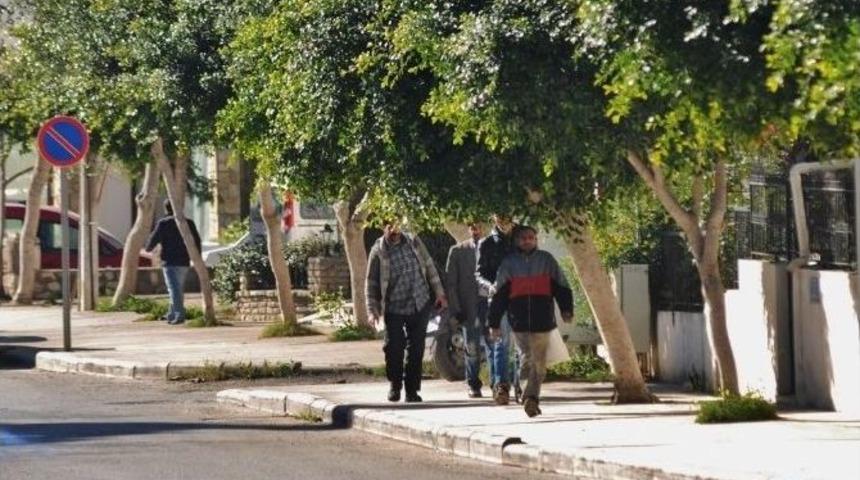 Haberi Duyan M&uuml;lteciler Kaldıkları Yerlerden Uzaklaştı