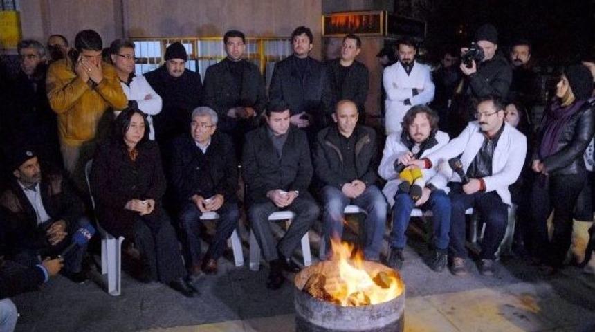 Demirtaş, Sağlık &Ccedil;alışanlarının Eylemine Katıldı