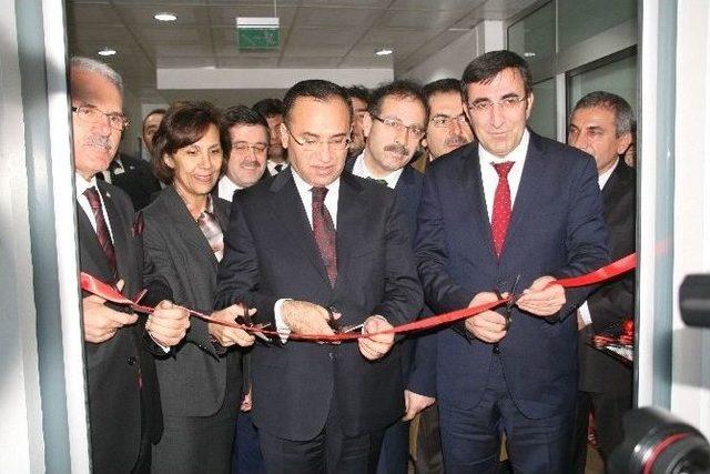 Bakanlar, Yenidoğan &Uuml;nitesinin A&ccedil;ılışını Yaptı 1