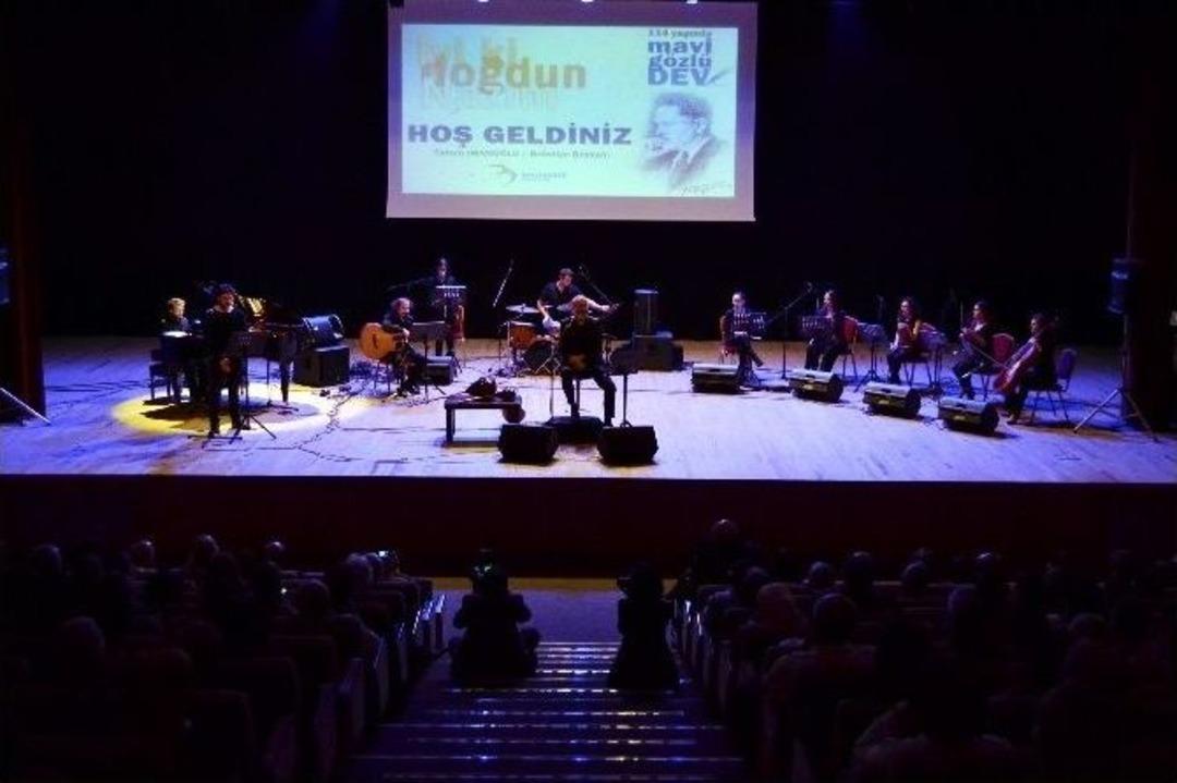 Nazım Hikmet&rsquo;in Doğum G&uuml;n&uuml; Kendi Eserleriyle Kutlandı