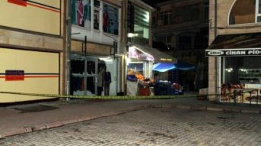 Ş&uuml;pheli &Ccedil;antadan İla&ccedil; Ve Parf&uuml;m &Ccedil;ıktı