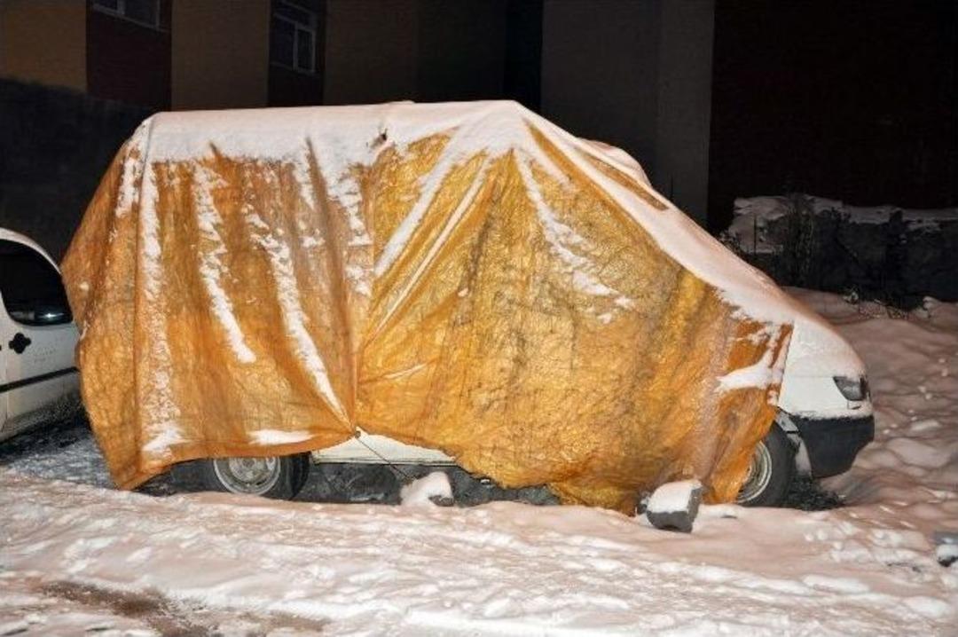 Kars, Eksi 20 İle Buz Kesti