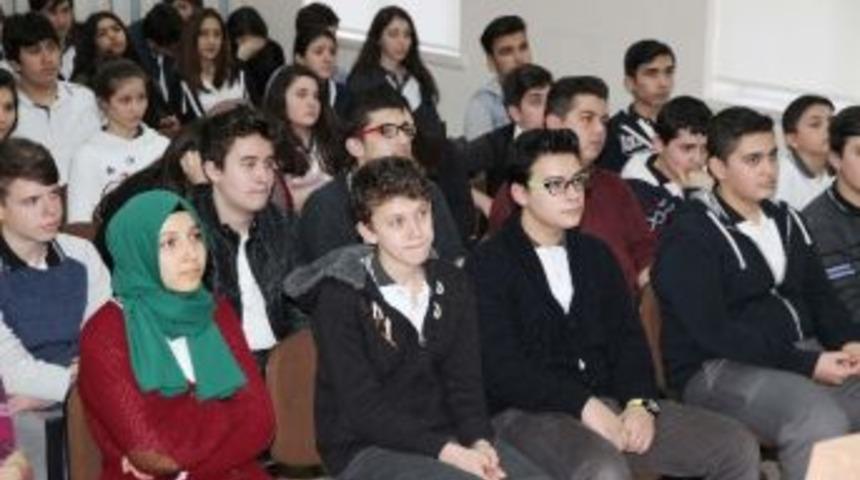 Akademi Lise Okullarda Tanıtıldı
